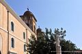 Ales-Cattedrale dei Santi Pietro e Paolo: lato sinistro dell’edificio con veduta del campanile sinistro