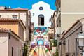 Arzachena-La scalinata davanti alla piccola chiesa di Santa Lucia con i disegni
