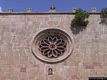 Atzara: chiesa parrocchiale di Sant&rsquo;Antioco Martire-Rosone sopra l&rsquo;ingresso