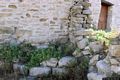 Escolca: chiesa campestre di San Simone con i resti di un nuraghe