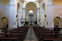 Abbasanta-chiesa parrocchiale Santa Caterina d’Alessandria: interno verso il presbiterio