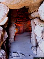 Abbasanta-Il nuraghe Losa: ingresso della torre centrale