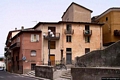 Aritzo-La piazzetta della chiesa davanti alla chiesa parrocchiale di San Michele Arcangelo