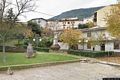 Arzana: i giardinetti pubblici con le statue