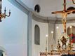 Baratili San Pietro: chiesa parrocchiale di San Pietro Apostolo: crocifisso sull’altare