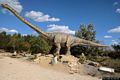 Baunei-Ricostruzione di un dinosauro teropode