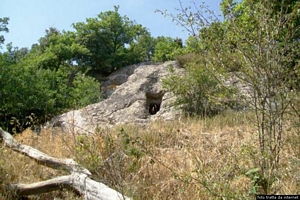 Burgos-Foresta Burgos: una tomba della necropoli di S’Unghiedda