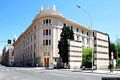 Cagliari-Monumento al Milite ignoto davanti agli edifici che ospitano la Legione dei Carabinieri