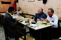 Cagliari-trattoria Lillicu: tavolo con il pittore Adolfo Floris nel 2015