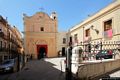 Cagliari-Il cortile con la chiesa di Sant&rsquo;Efisio e la sede dell&rsquo;Arciconfraternita