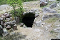 Carbonia-Monte Sirai: ingresso della domu de janas IV