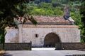 Cargeghe: chiesa romanica di Santa Maria de Contra: veduta laterale sinistra
