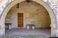 Cargeghe: chiesa romanica di Santa Maria de Contra: ingresso sul lato sinistro