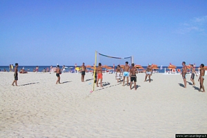 Castiadas: giochi sulla spiaggia di Cala Sinzias