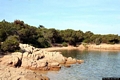 Arzachena-Pitrizza: la spiaggetta di Liscia di renè sul lato sud della profonda insenatura di Lu Pultiddu