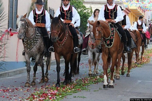Domus de Maria-Processione nel costume tradizionale