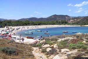 Domus de Maria-La spiaggia di su Portu