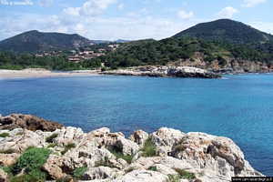 Domus de Maria-Veduta da su Portu verso su Cardinolu
