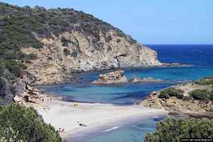 Domus de Maria-La spiaggia di su Cardinolu