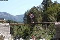 Dorgali: verso Tiscali: il passaggio sul ponte in metallo