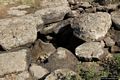 Dorgali-Villaggio nuragico di Serra Orrios: il pozzo comune al centro del villaggio