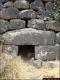Dualchi: il nuraghe Ponte: portale con il massiccio architrave