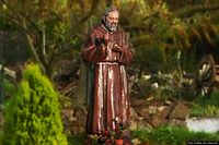 Erula-Cabrana: la statua di San Pio da Pietralcina
