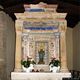 Genuri: chiesa campestre di San Domino: altare in pietra