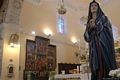Gergei: chiesa parrocchiale di San Vito Martire: veduta dell’interno con a sinistra il retablo di Antioco Mainas