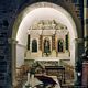 Ghilarza: chiesa romanica di San Palmerio: altare con la statua di San Palmerio