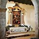 Guspini: chiesa di Santa Maria di Malta: tela raffigurante l’assunzione di Maria sopra la teca con il suo simulacro