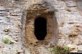 Necropoli di Ochila: ingresso della tomba 5