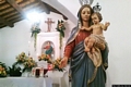 Jerzu-Chiesa campestre di Nostra Signora delle Grazie: interno in occasione della festa Jerzu-Chiesa campestre di Nostra Signora delle Grazie: interno in occasione della festa