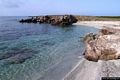 La costa orientale dell’isola di Mal di Ventre: la spiaggia della Cala Valdaro