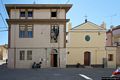 Mamoiada: il Municipio con di fianco la chiesa della Santa Croce