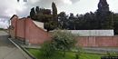 Mandas: il muro laterale e la facciata del Cimitero di Mandas