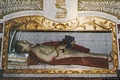 Maracalagonis-chiesa parrocchiale della Vergine degli Angeli: la statua con le ossa di Santo Stefano sotto l’altare maggiore Maracalagonis-chiesa parrocchiale della Vergine degli Angeli: la statua con le ossa di Santo Stefano sotto l’altare maggiore