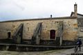 Masullas: chiesa romanica di Santa Lucia: la fiancata sinistra