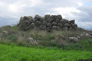 Mogoro-resti del nuraghe complesso Mudegu
