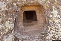 Monastir-Necropoli a domus de janas di Monte Zara: ingresso della tomba numero 2