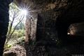 Muros-domus de janas di Rocca Ruja: l’ingresso visto dall’interno