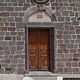 Norbello: chiesa parrocchiale dei Santi Giulitta e Quirico: il portale