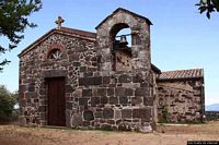 Norbello: chiesa di San Giovanni Battista: veduta da destra