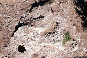 Nuoro-Villaggio di Noddule: resti del nuraghe Noddule visti dall’alto