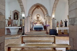 Nuoro-Lollove: interno della chiesa di Santa Maria Maddalena verso il presbiterio