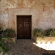 Oliena-chiesa della Santa Croce: ingresso laterale