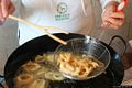 Ollastra-Carnevale di Ollastra: preparazione della pasta sciuetta