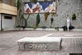 Onanì: la piazza del comune con i suoi murales