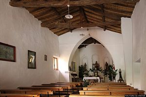 Orosei-Chiesa di Nostra Signora delle Grazie: interno verso il presbiterio