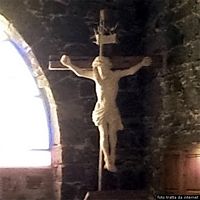 Orosei-Chiesa di San Gavino Martire: il crocifisso in marmo bianco